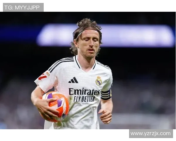 足球传奇球星突然去世 留下无限惋惜与回忆 他的英勇精神永载史册